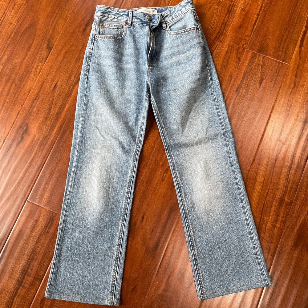 Stradivarius Straight Leg Cropped Light Blue Jeans